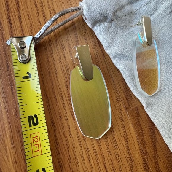 Kendra Scott Diachronic Glass Statement Earrings with Brushed Gold - Picture 4 of 5